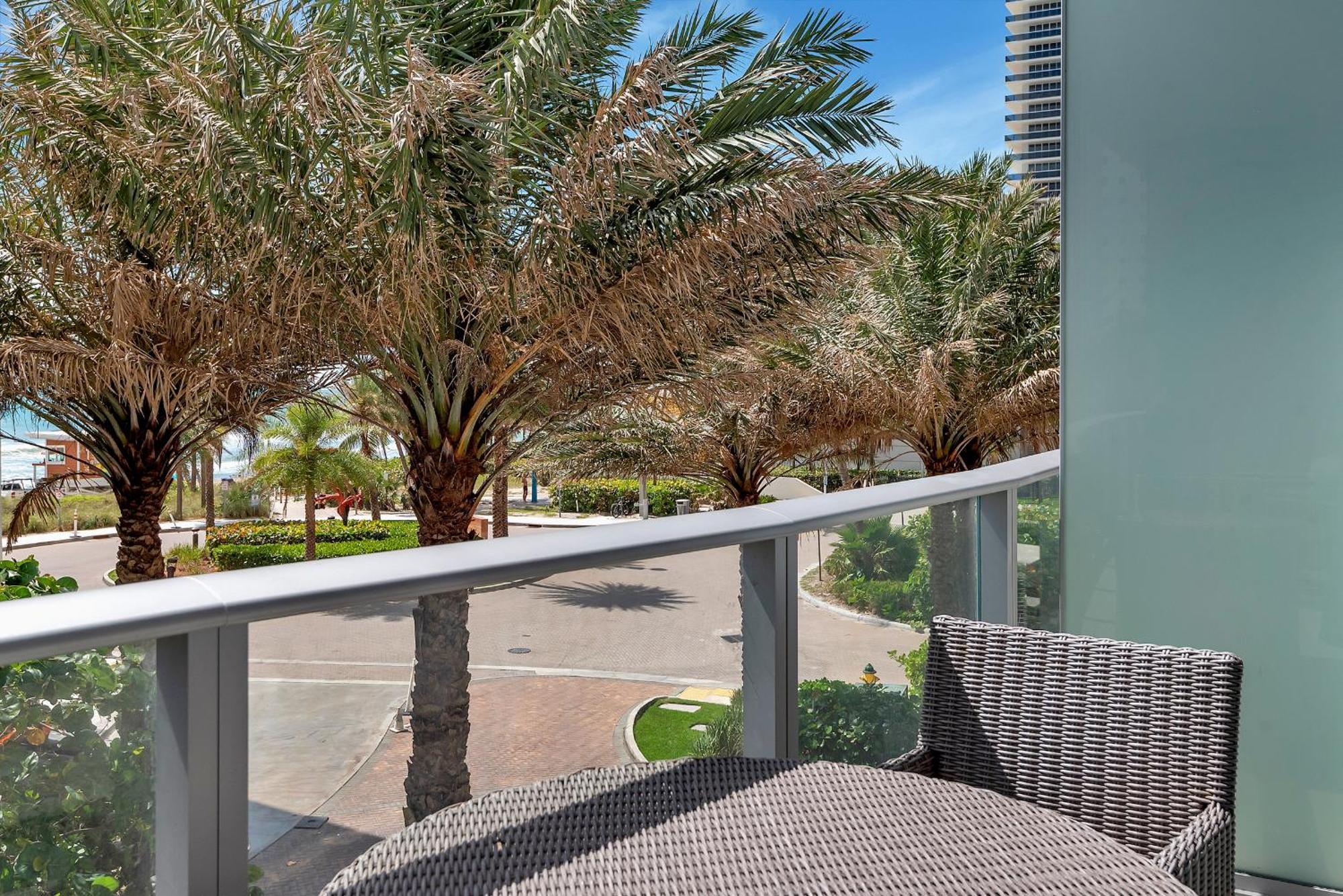 203-1Br/1Ba At The Beach Gem! Lux Amenities! Hollywood Eksteriør billede
