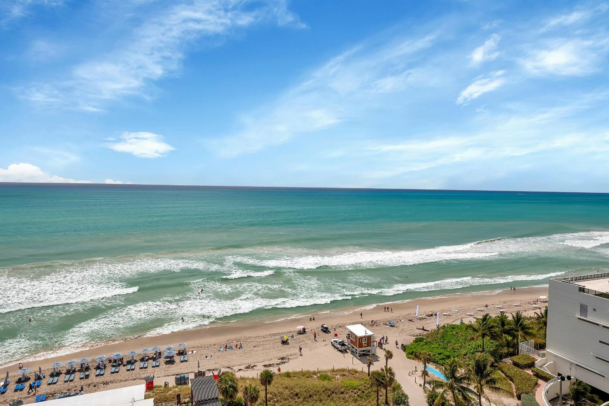 203-1Br/1Ba At The Beach Gem! Lux Amenities! Hollywood Eksteriør billede