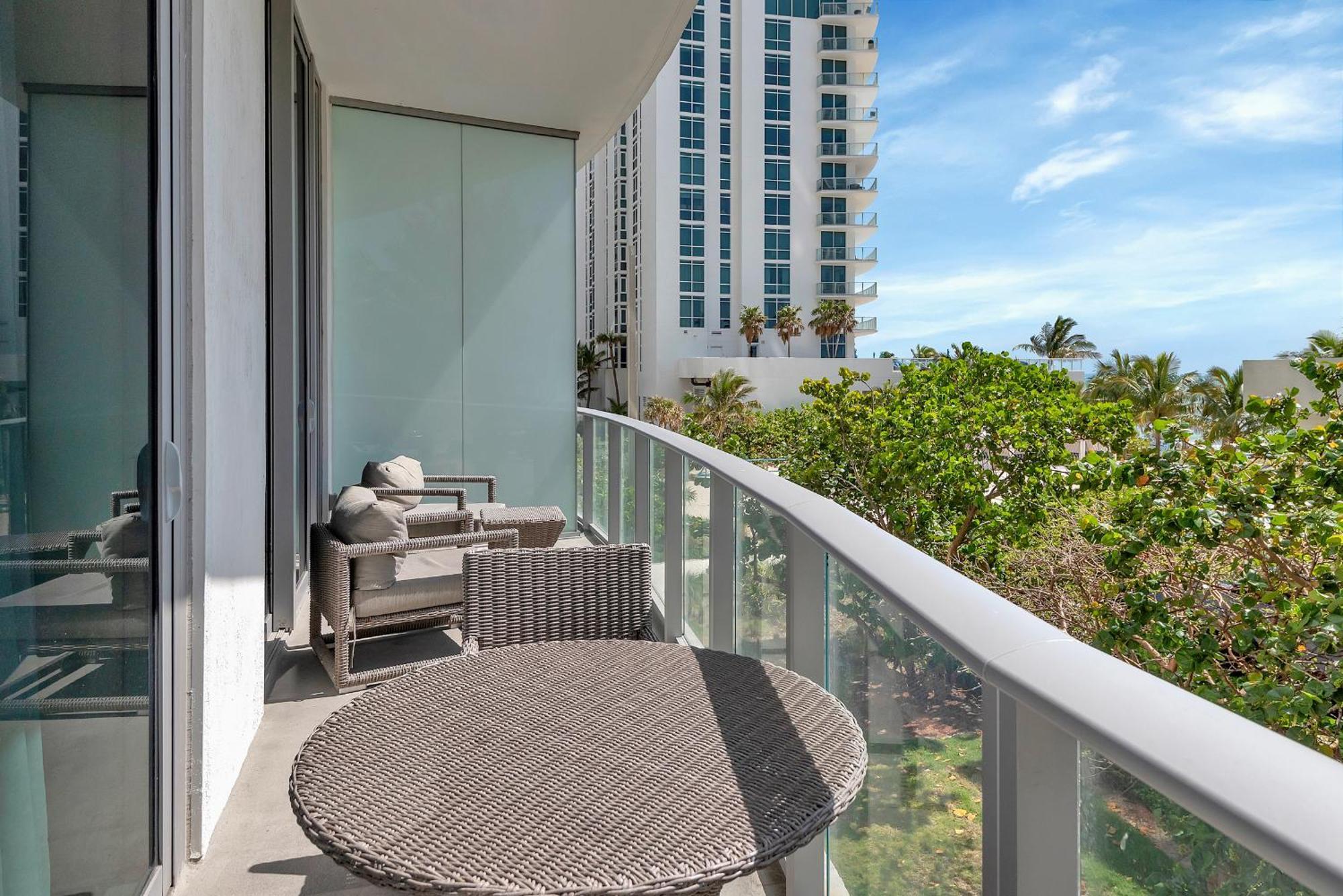 203-1Br/1Ba At The Beach Gem! Lux Amenities! Hollywood Eksteriør billede